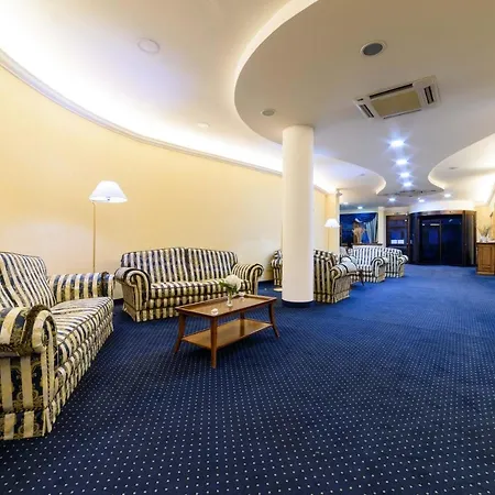 赫米蒂奇酒店 酒店