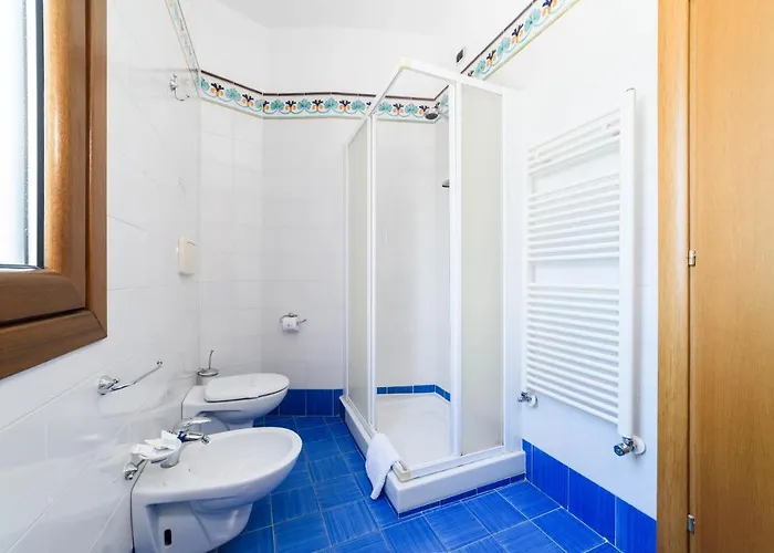 赫米蒂奇酒店 4* 宝拉