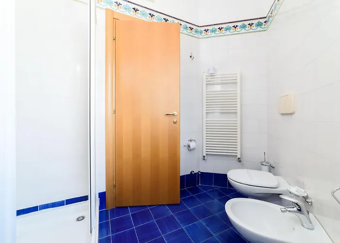 赫米蒂奇酒店 4*